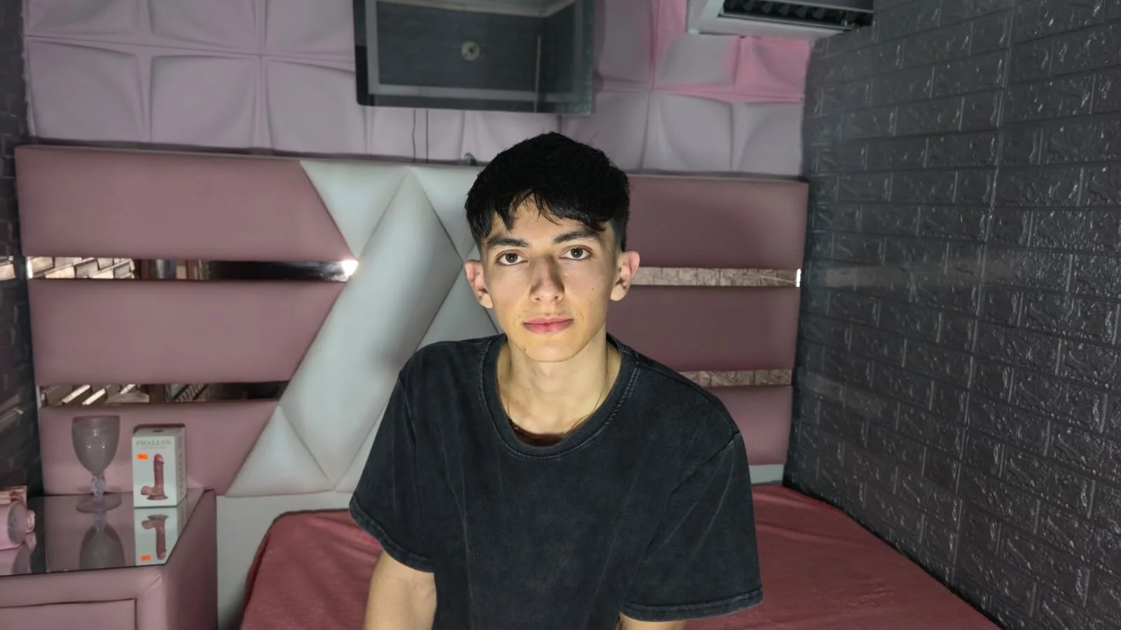 XXX Porn Photo of Nude ElanGiraldo 4