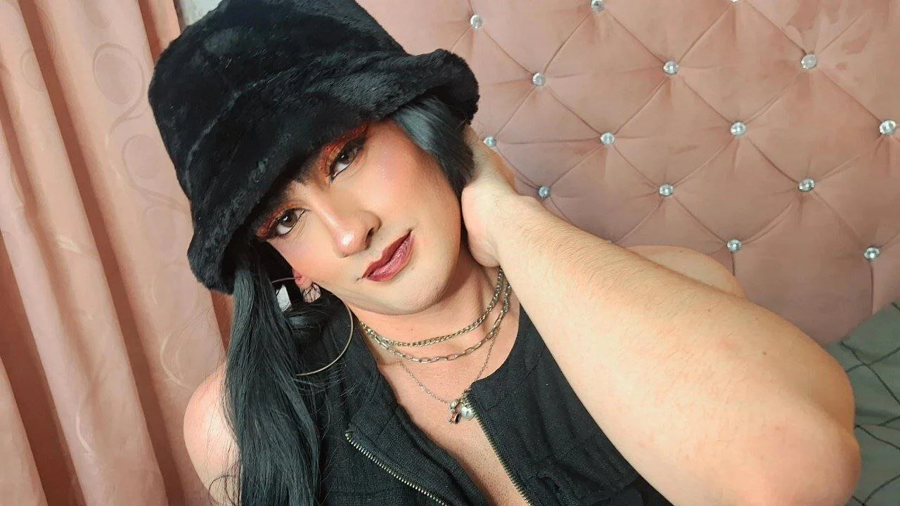 XXX Porn Photo of Nude Miley_Cavendish 3