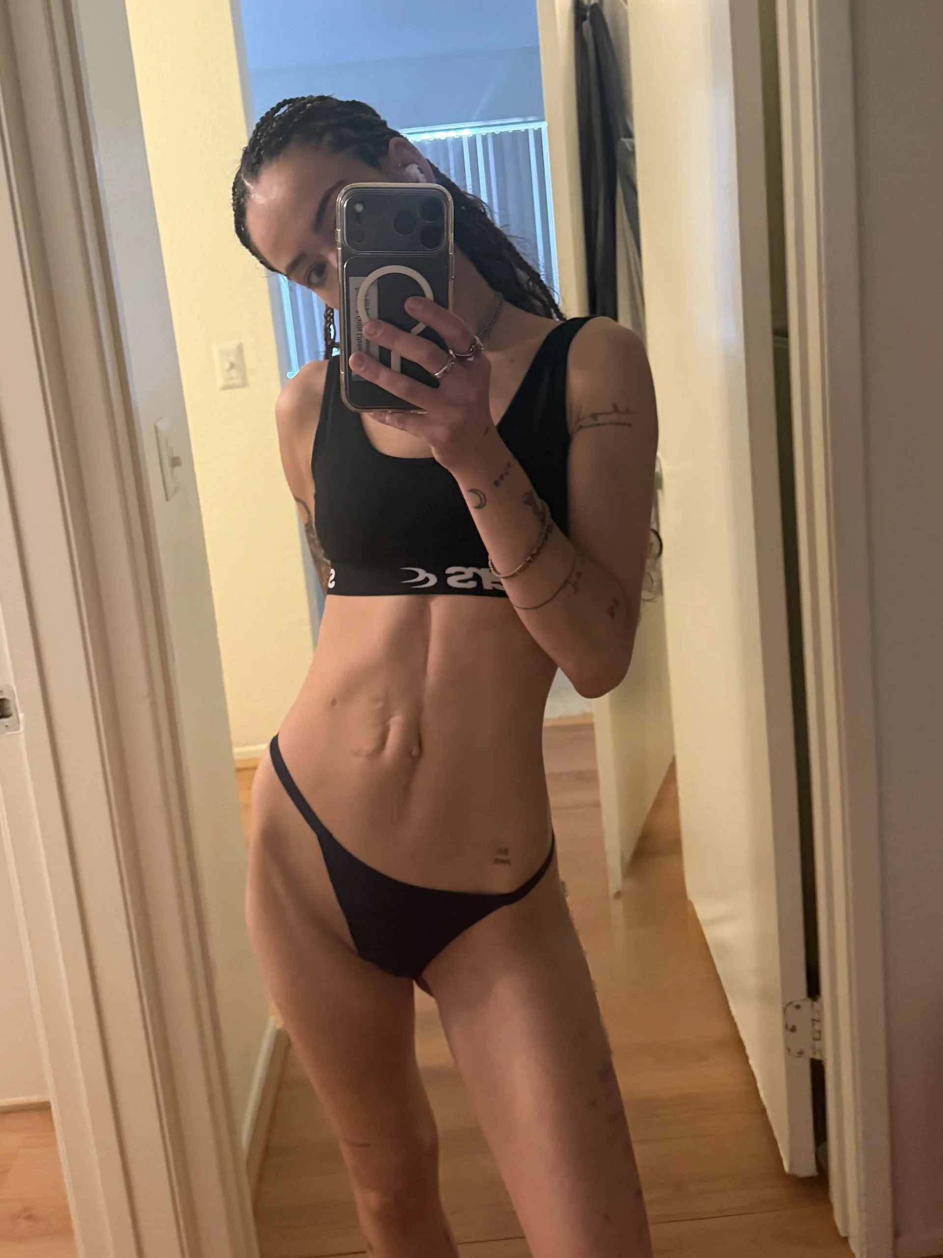 XXX Porn Photo of Nude RemyVeloura 3