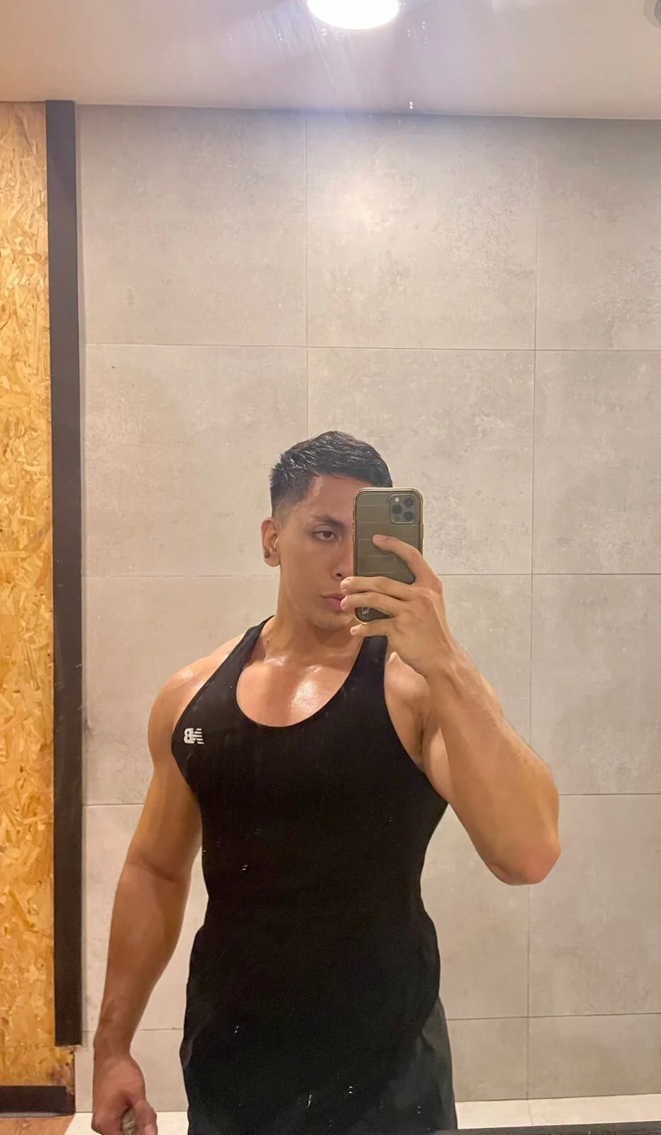 XXX Porn Photo of Nude Lucio__Fox 35