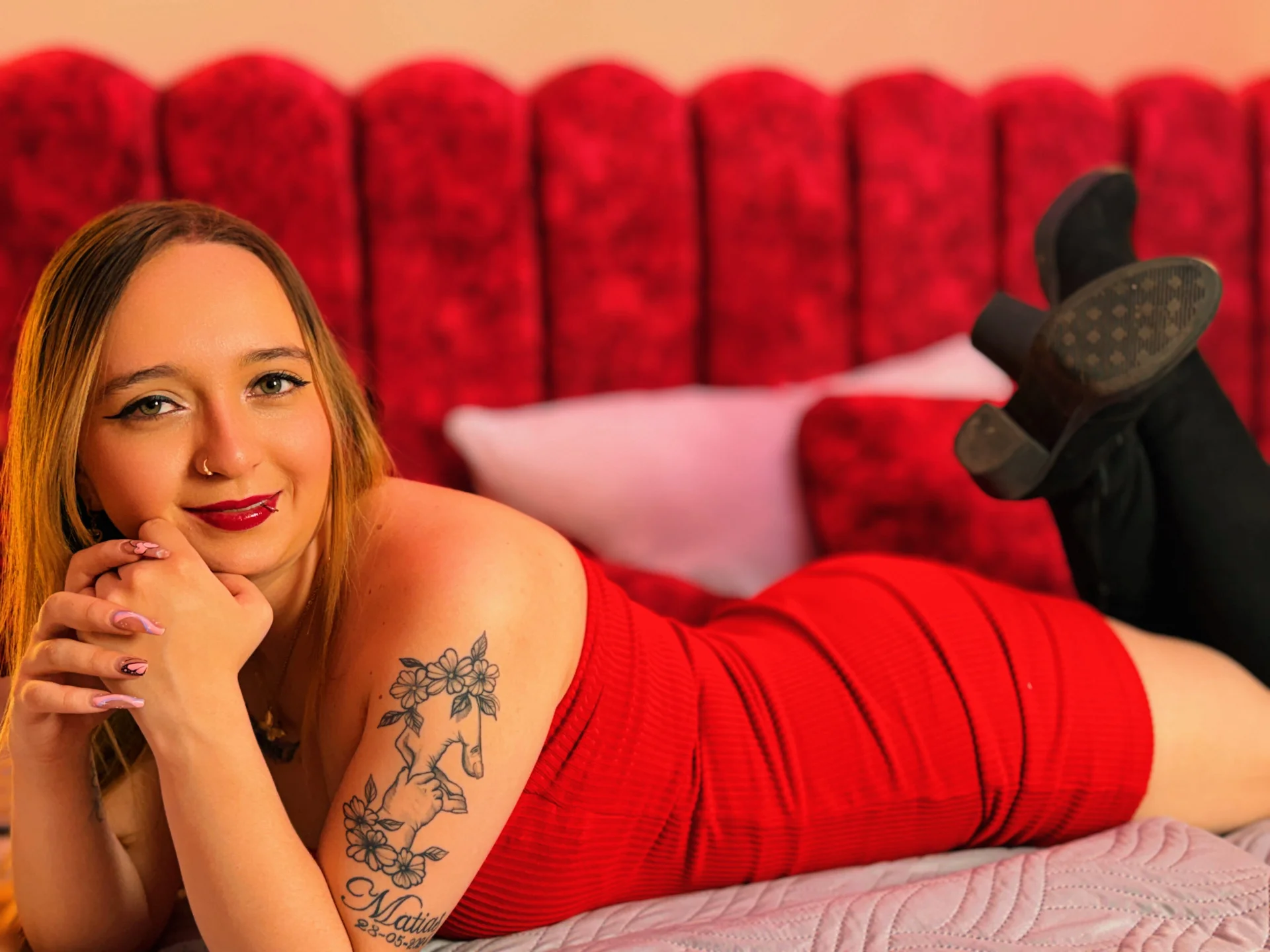 XXX Porn Photo of Nude Liaroberts1 173