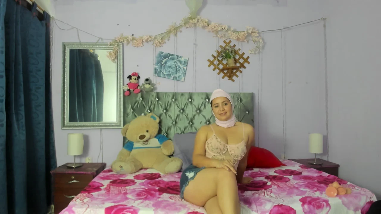 XXX Porn Photo of Nude BadraSaadi 38