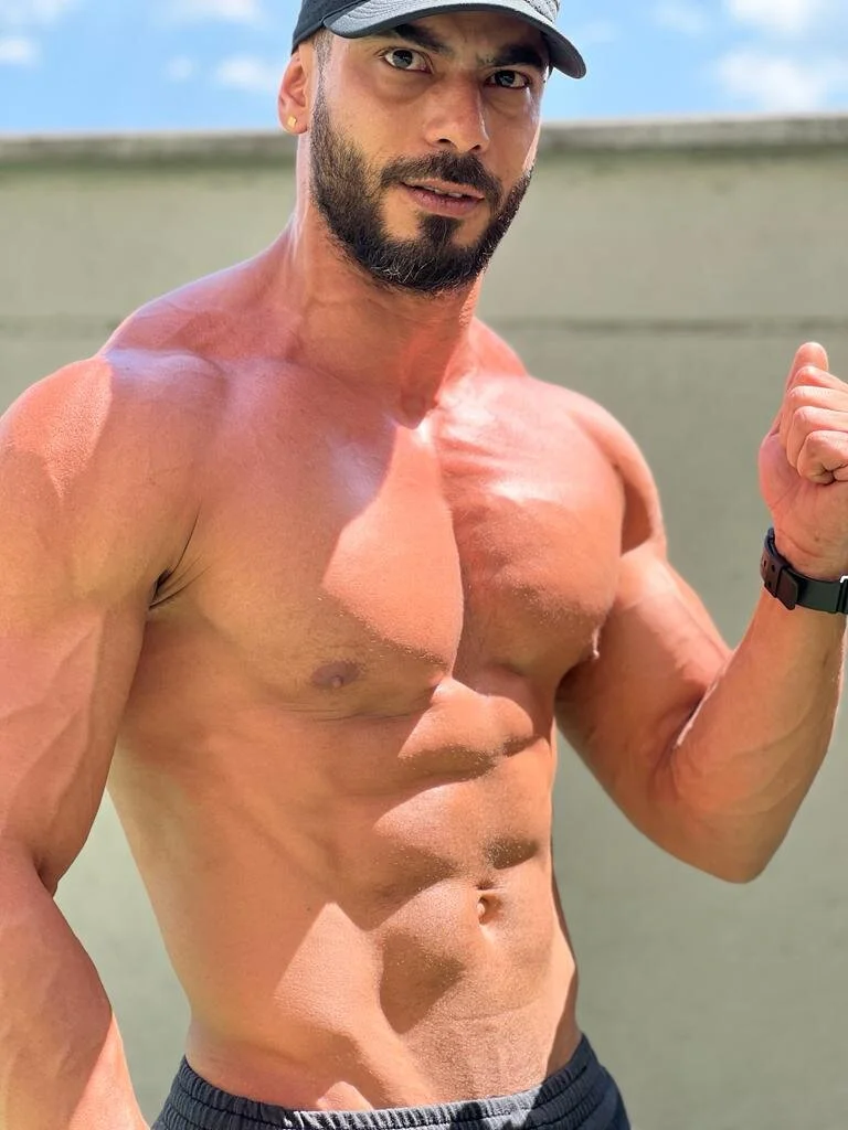 XXX Porn Photo of Nude romeolovedark 15