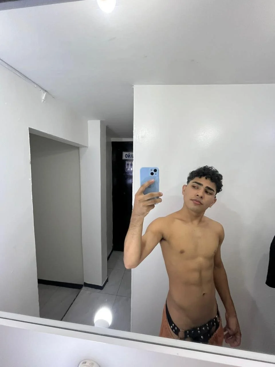 XXX Porn Photo of Nude LuccasCarter 1