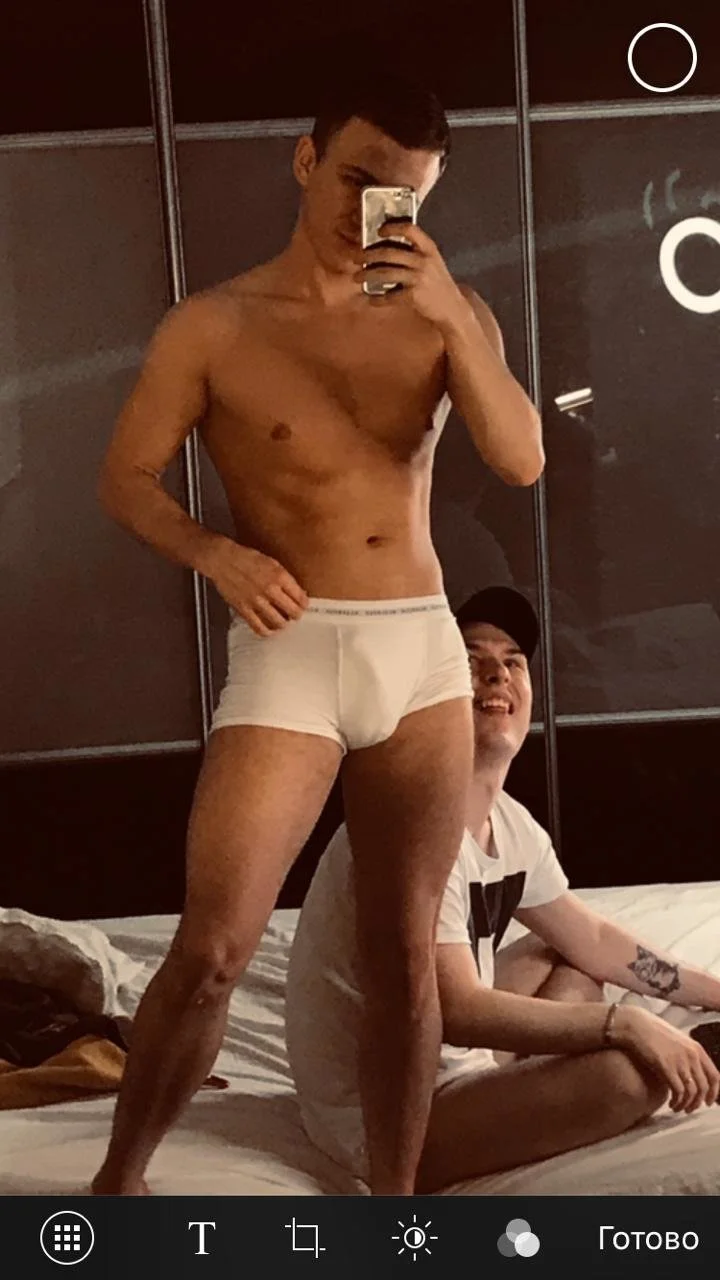 XXX Porn Photo of Nude Vers_gay 3