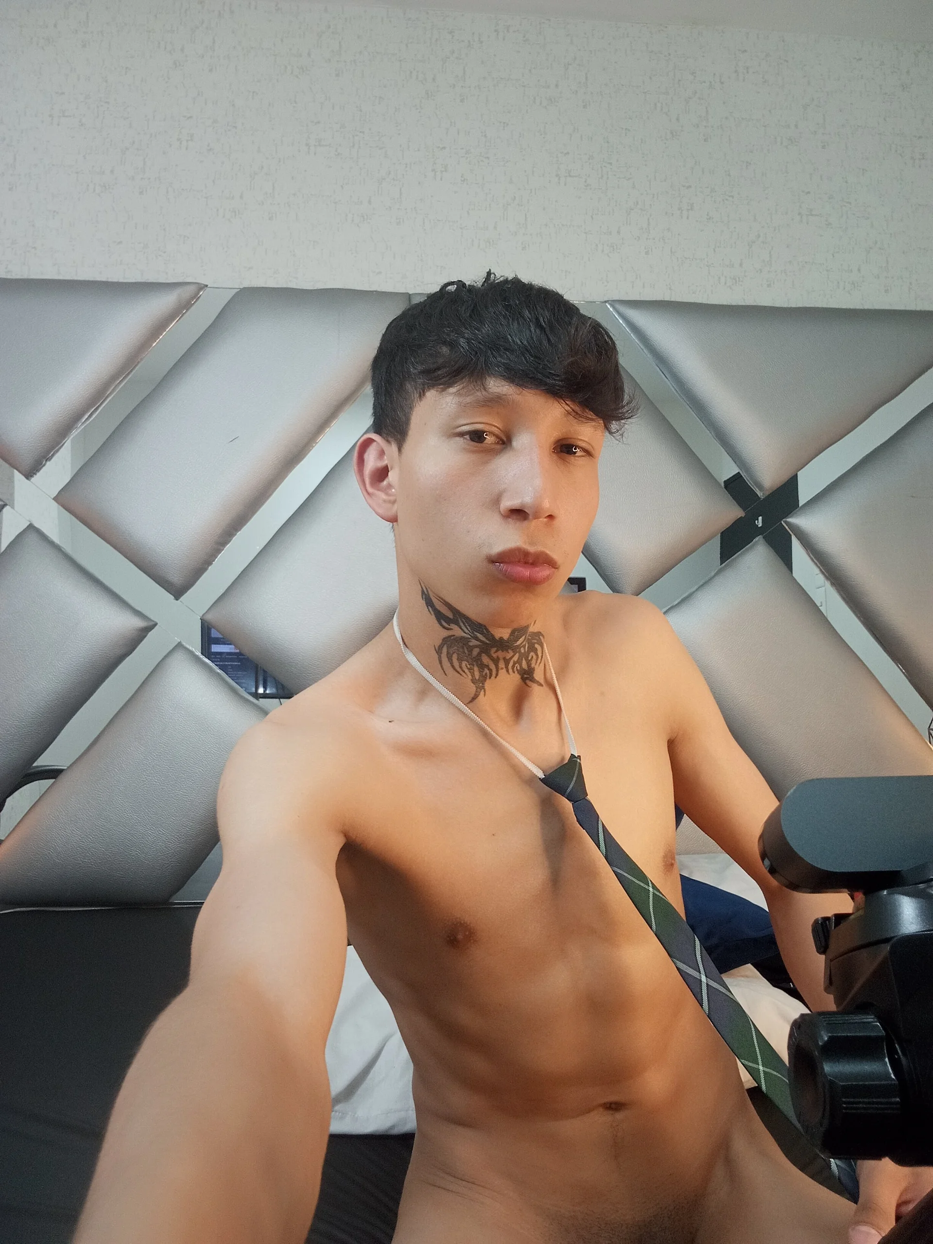 XXX Porn Photo of Nude alexander20_c 3
