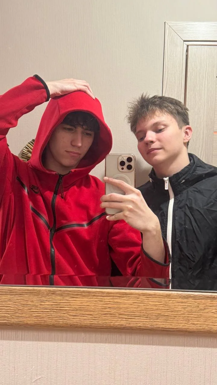 XXX Porn Photo of Nude 1gay1straight 1