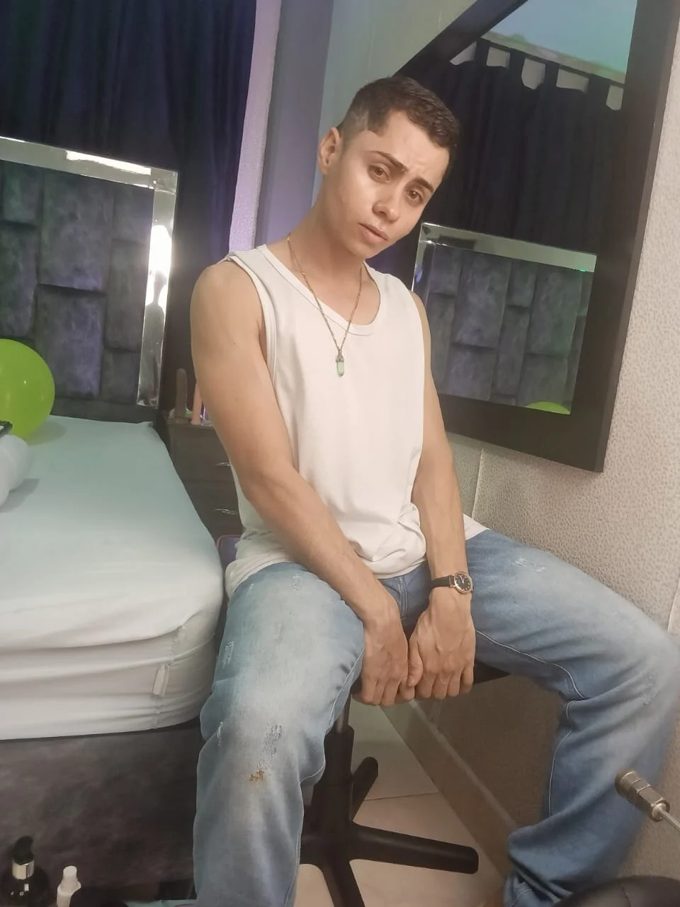 XXX Porn Photo of Nude LeoMonnroe 20