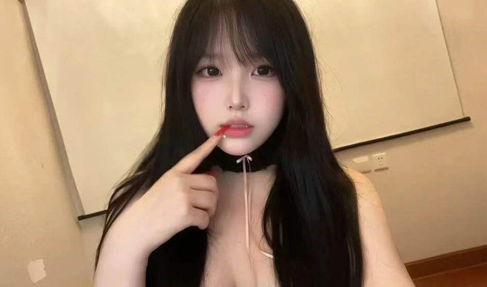 XXX Porn Photo of Nude iu-1314 2