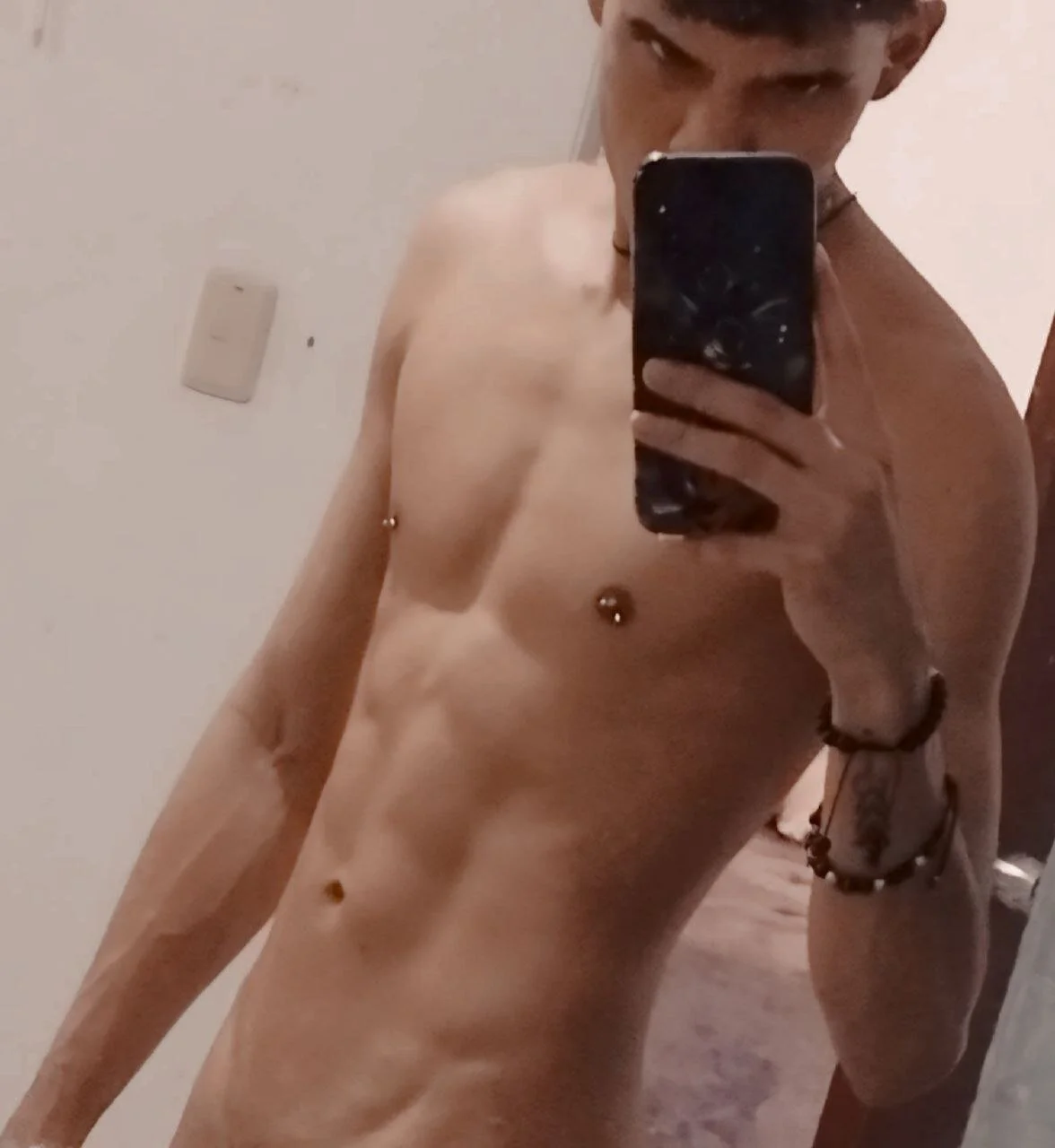 XXX Porn Photo of Nude logan_thomas 39