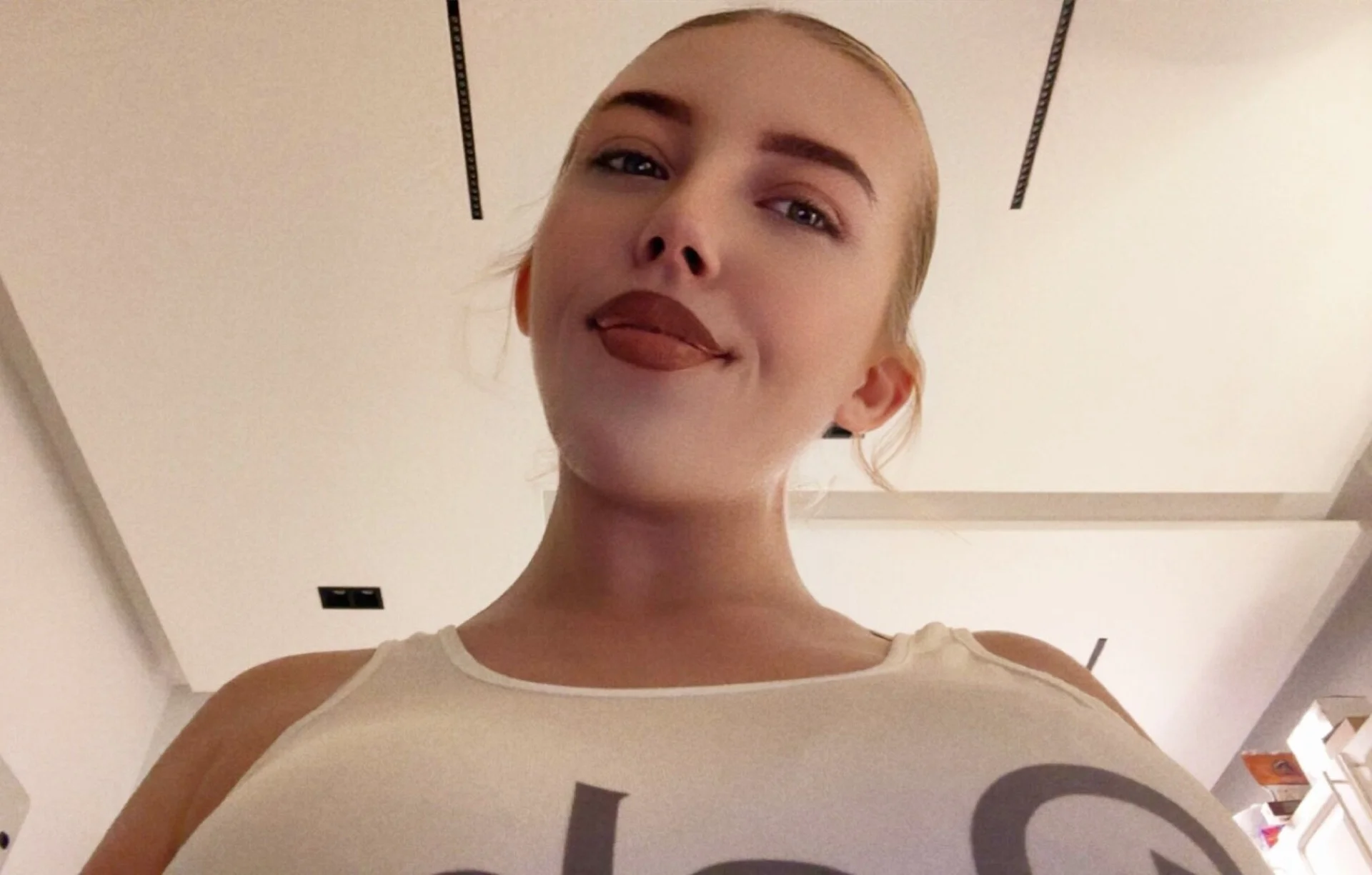 XXX Porn Photo of Nude MonaNoire 2