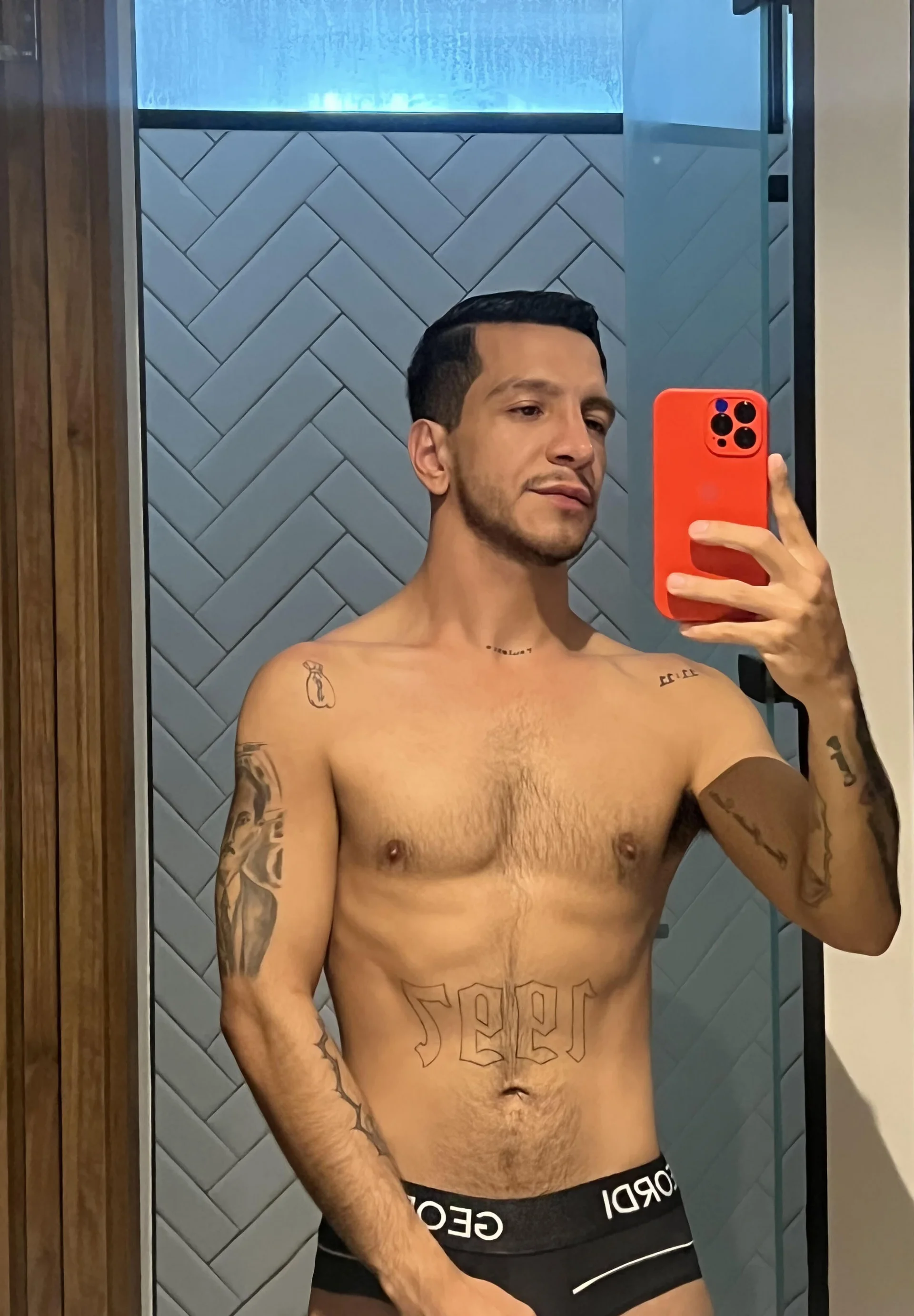 XXX Porn Photo of Nude GloryHoleCol 1