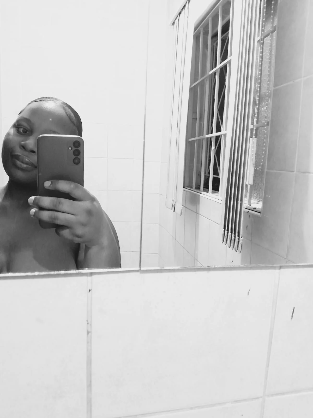 XXX Porn Photo of Nude melanin_lizzy 2