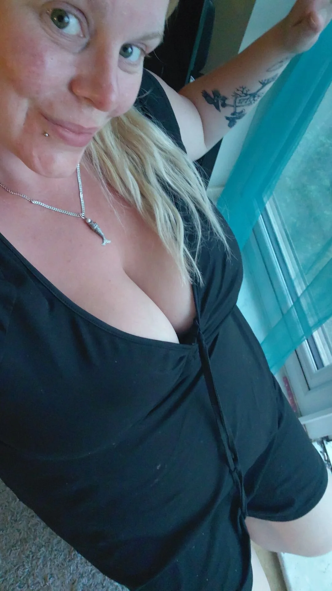 XXX Porn Photo of Nude pinkieMilfPUSY 13