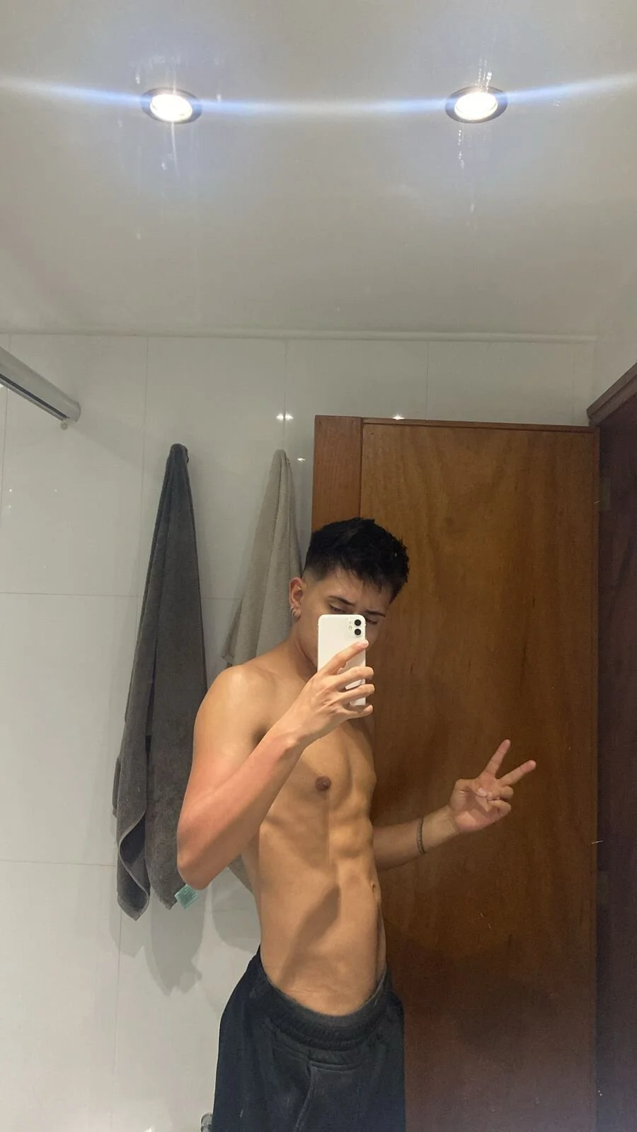 XXX Porn Photo of Nude adrik_cano__ 29
