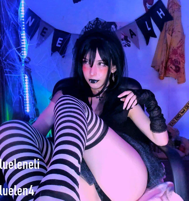 XXX Porn Photo of Nude bluelen 173
