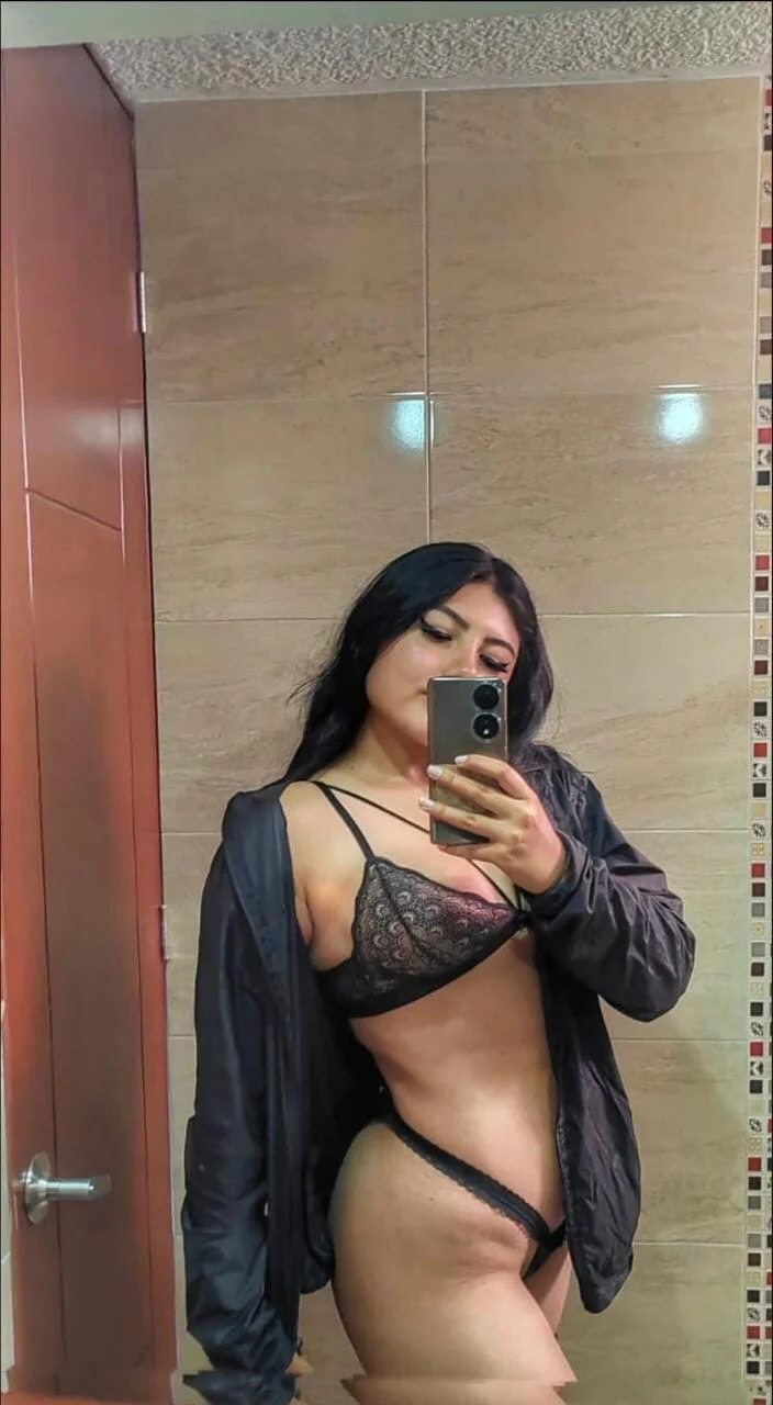 XXX Porn Photo of Nude LARSONMIA 2