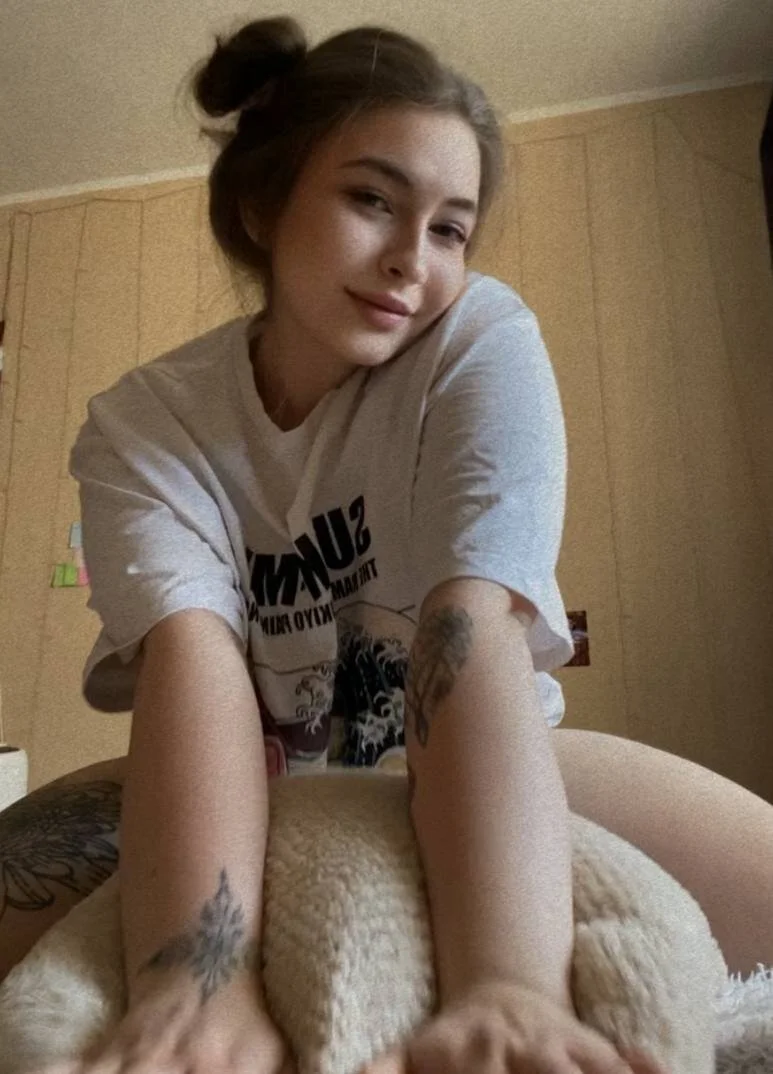 XXX Porn Photo of Nude LisaCase 17