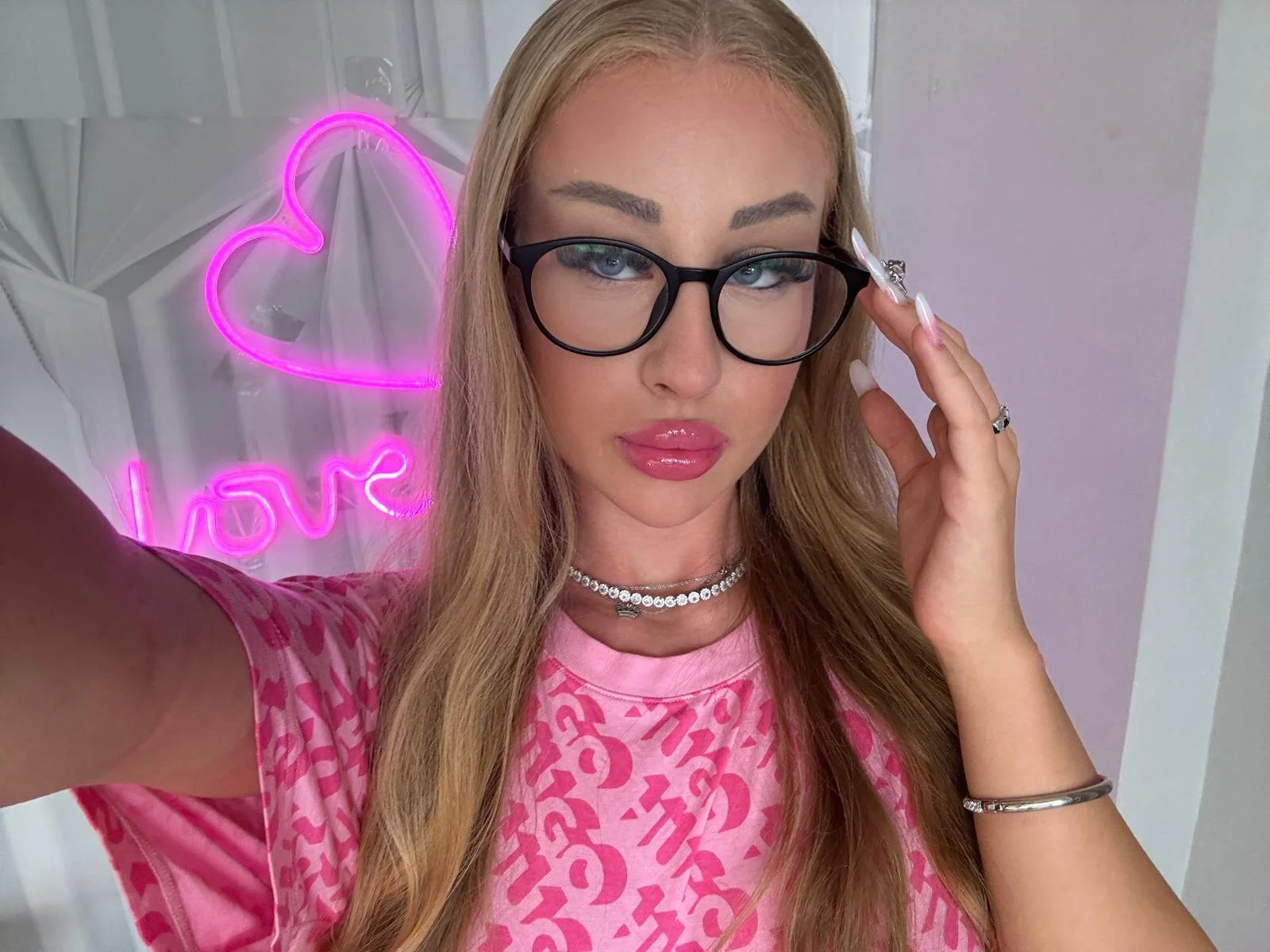 XXX Porn Photo of Nude Mia__Milan 4