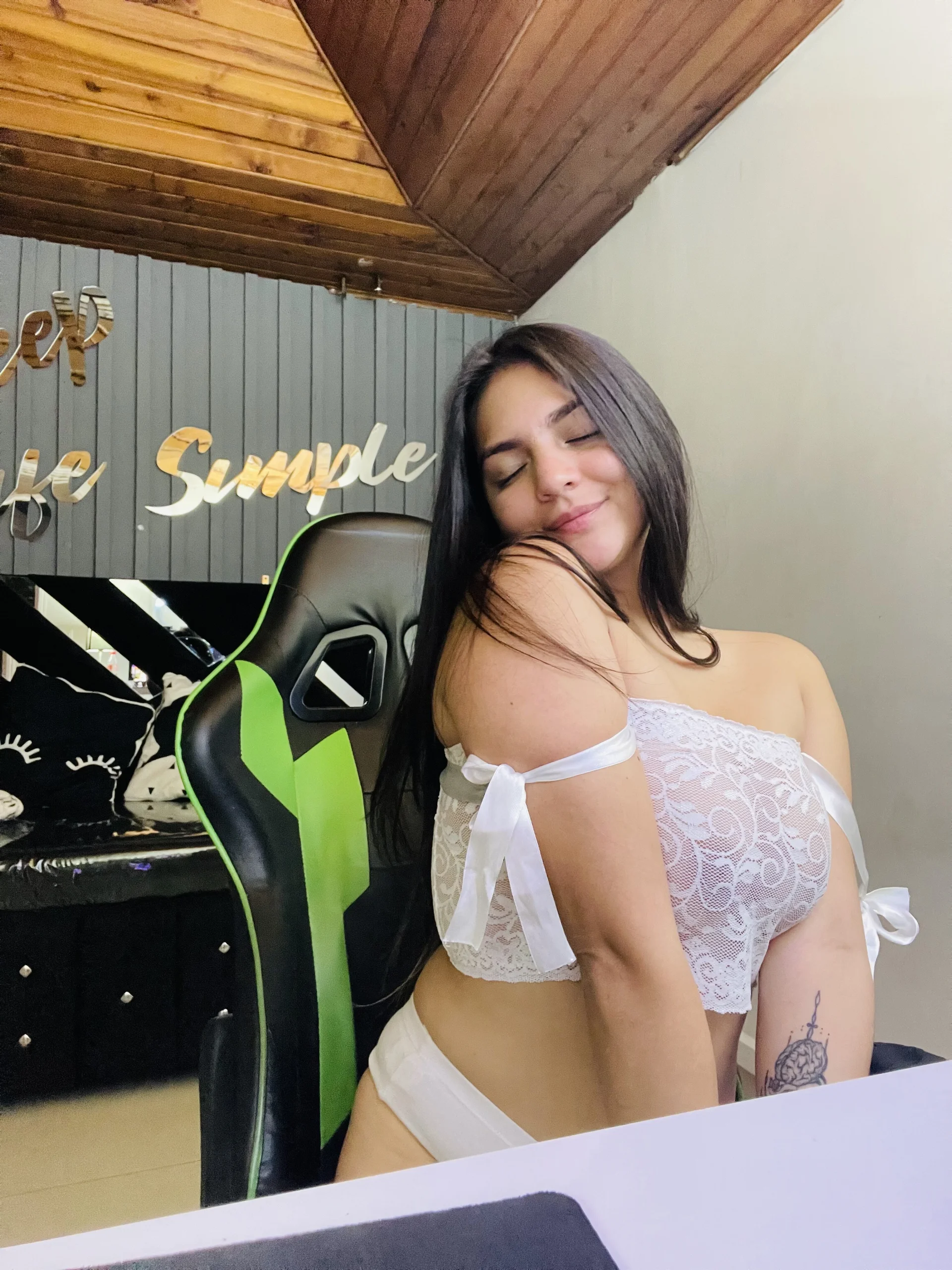 XXX Porn Photo of Nude emily_cooper_t 14