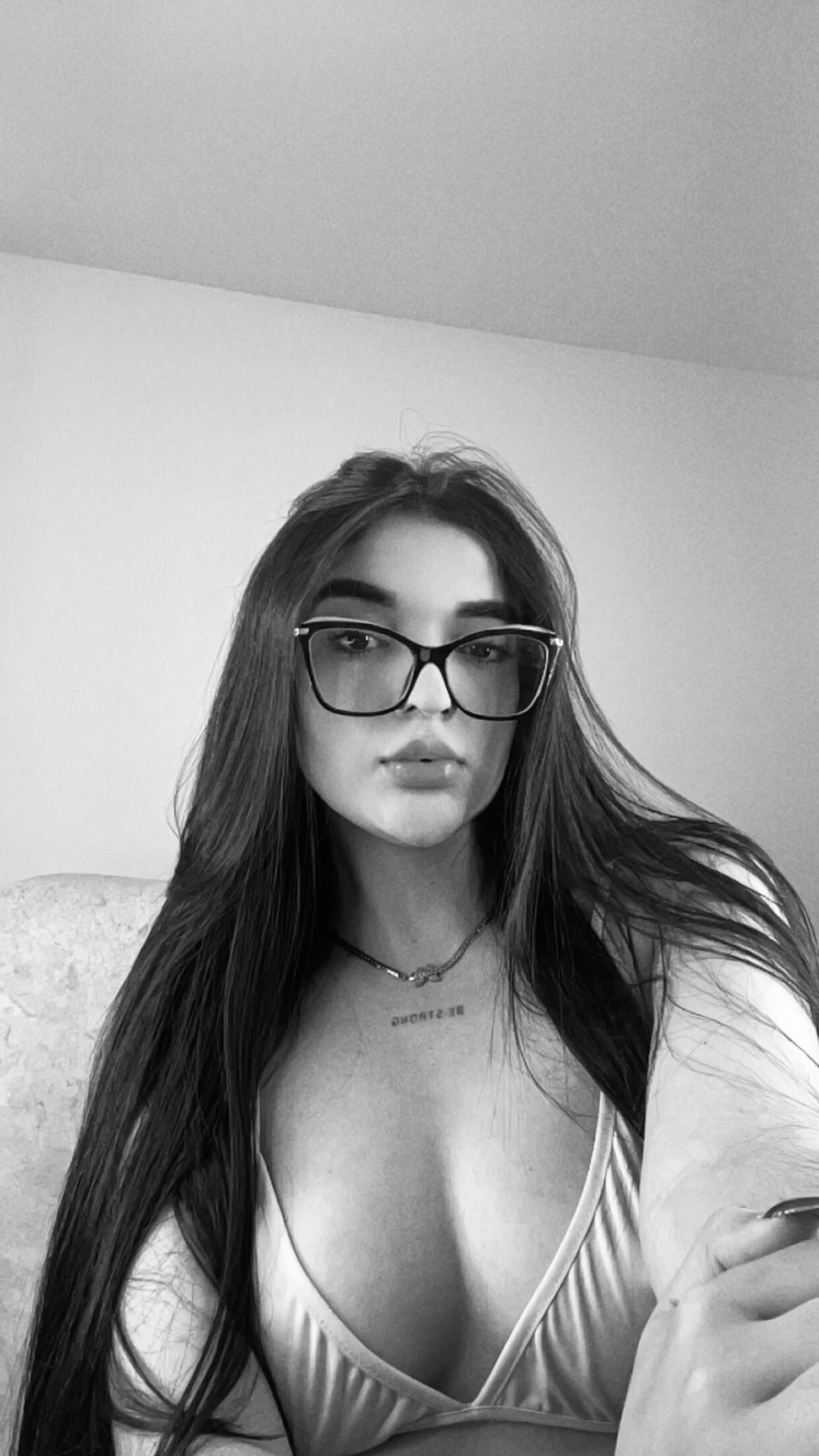 XXX Porn Photo of Nude Emmyx 2