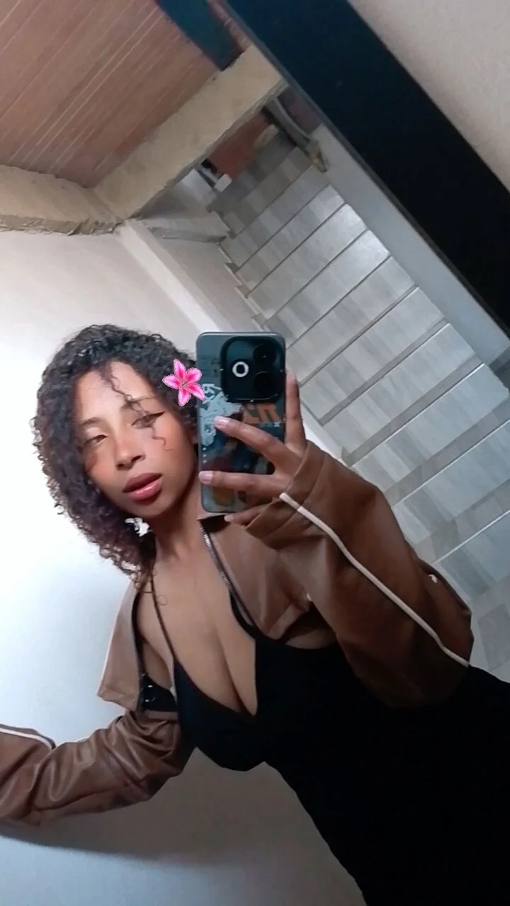 XXX Porn Photo of Nude Gabriiielaa_jhoones_ 2