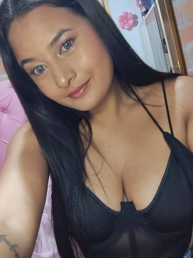 XXX Porn Photo of Nude CaribbeanDr3ams 1
