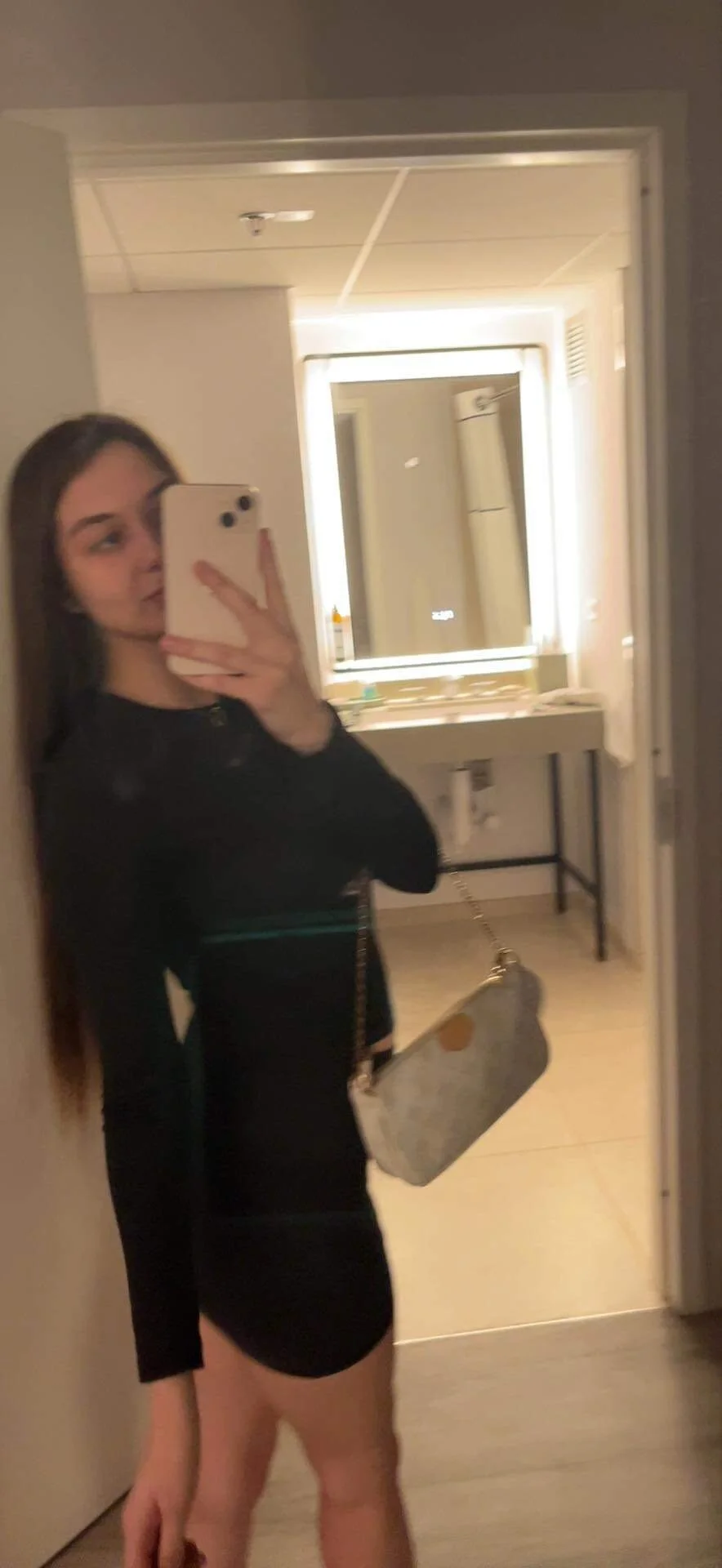 XXX Porn Photo of Nude itzcheyduh 15