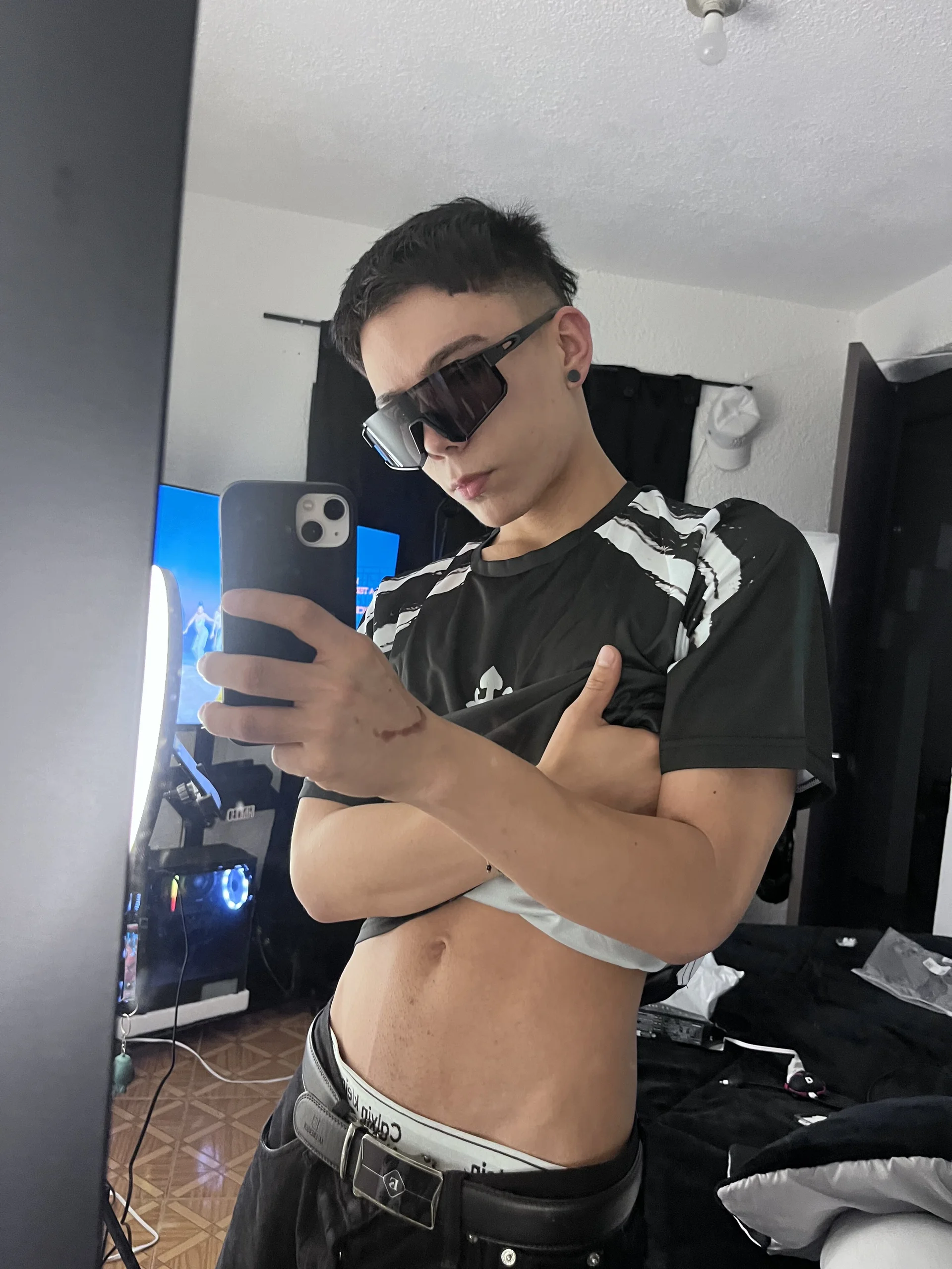 XXX Porn Photo of Nude alanblack1 10
