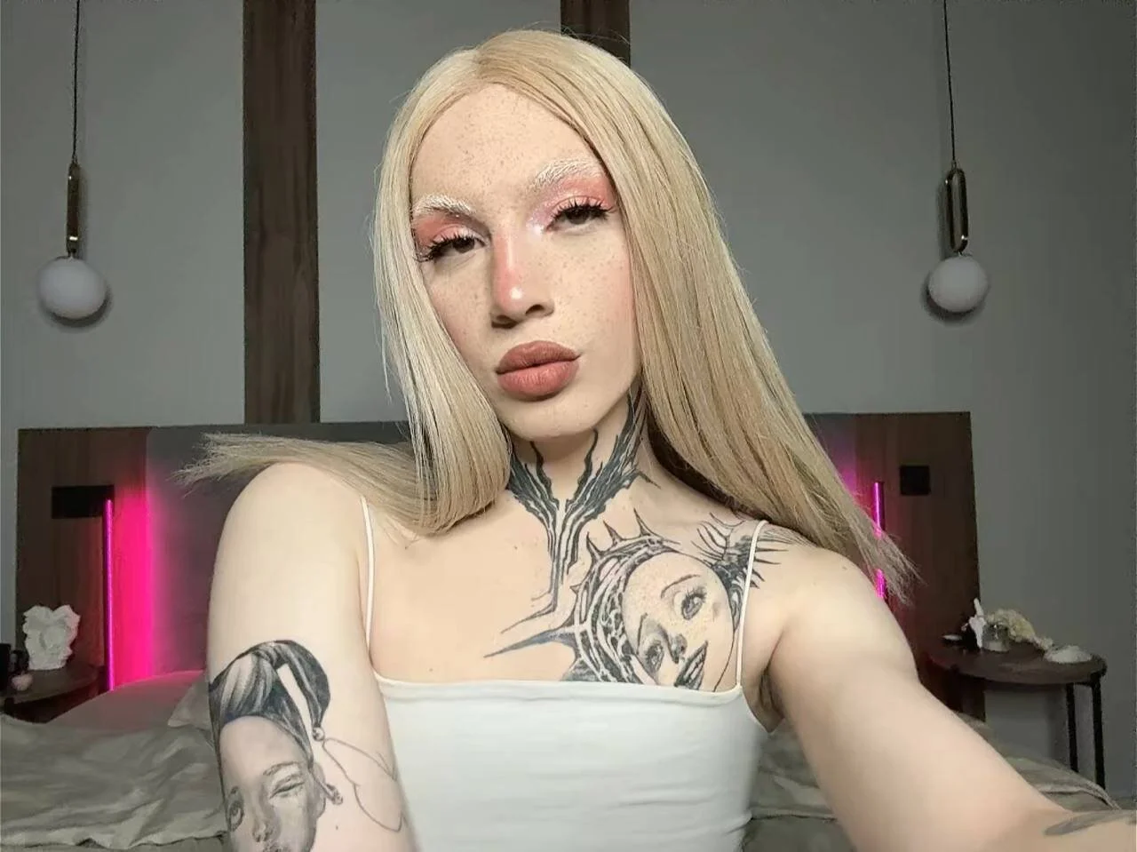XXX Porn Photo of Nude Chloevesper 1