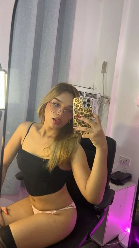 XXX Porn Photo of Nude sweetmika21 2