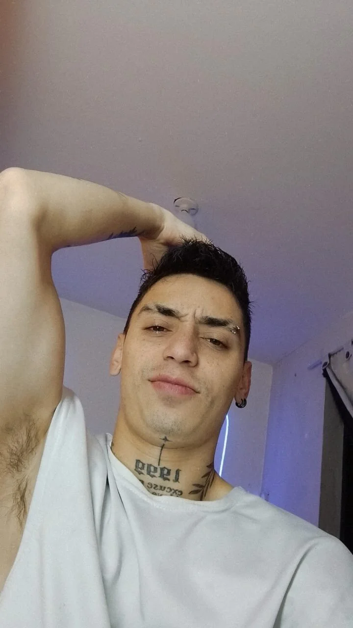 XXX Porn Photo of Nude alejo_greyx 23