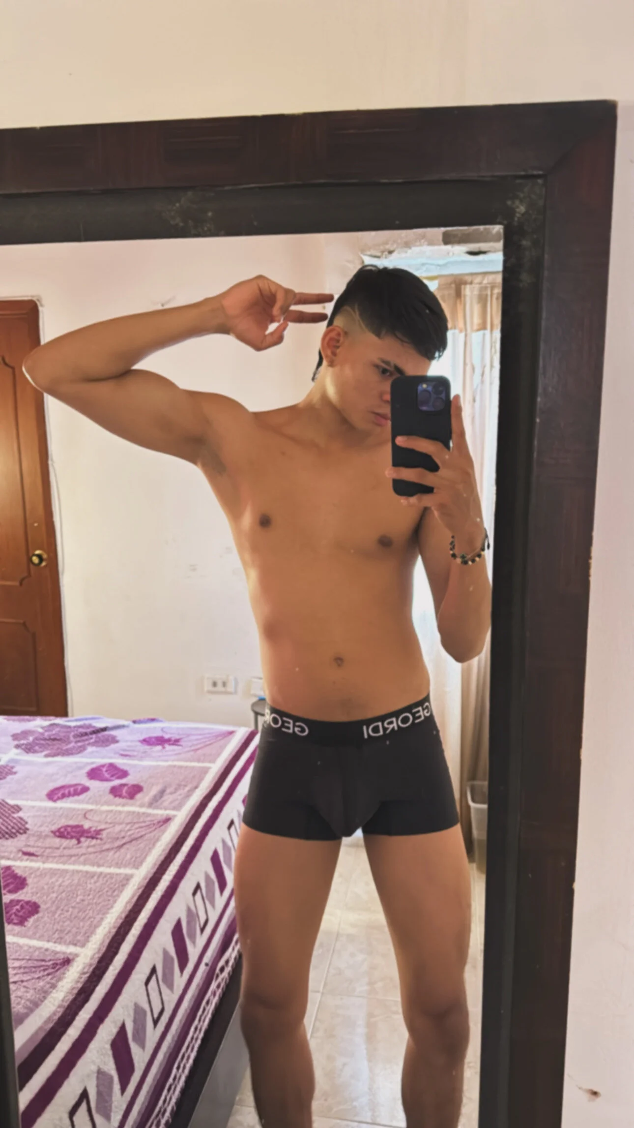 XXX Porn Photo of Nude sexyboy-sebas 8