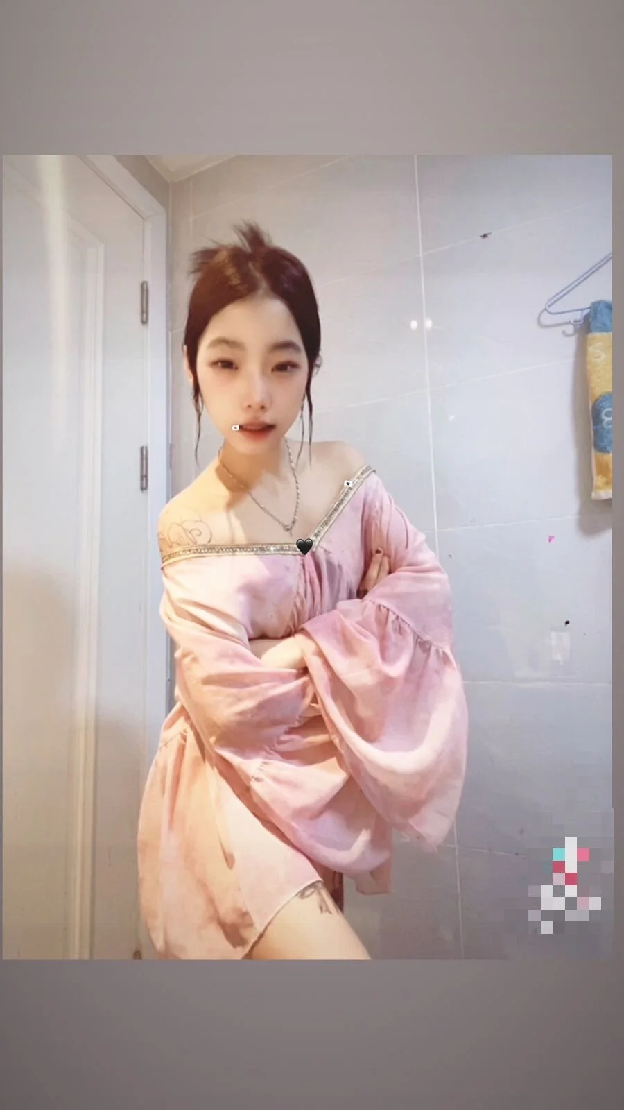XXX Porn Photo of Nude x-xiaotian 8