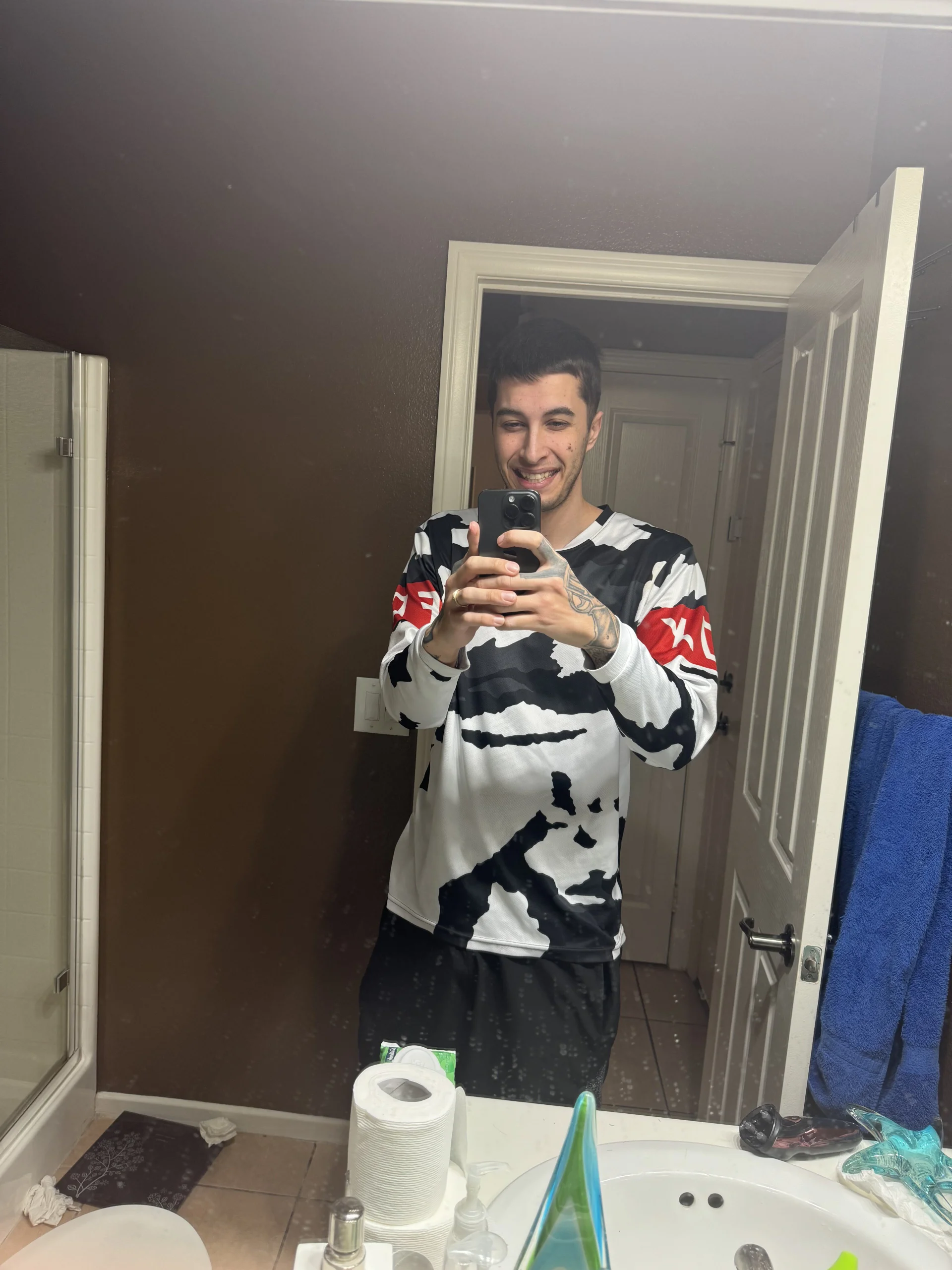 XXX Porn Photo of Nude JuicyJoshy 21