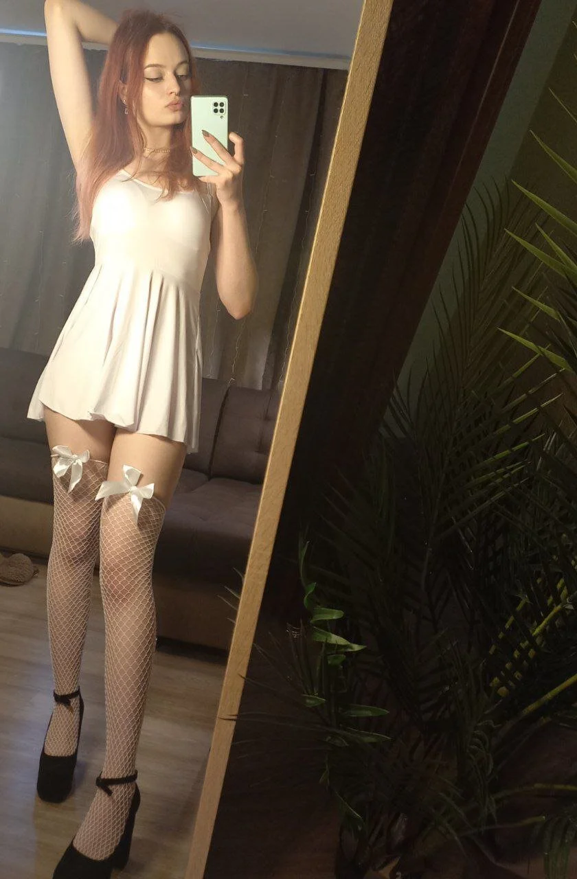 XXX Porn Photo of Nude emi_less 2