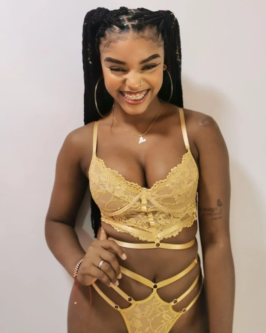 XXX Porn Photo of Nude malu_horny_69 23
