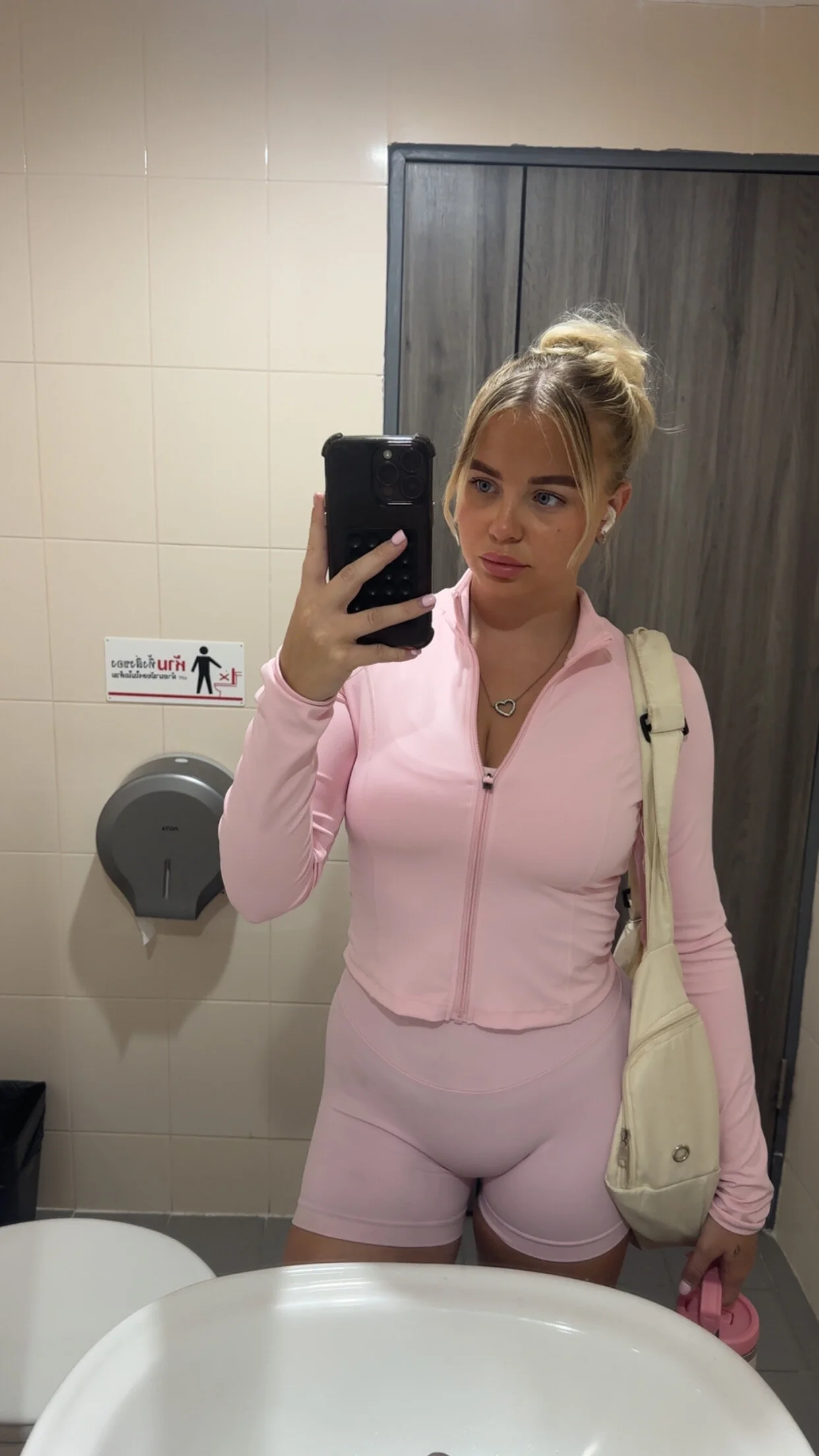 XXX Porn Photo of Nude YourFavouriteCoupleXo 9