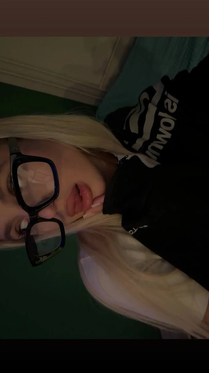 XXX Porn Photo of Nude Daisy_Wave 6