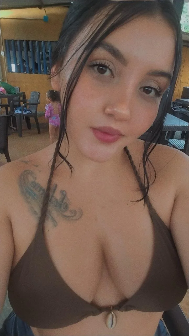 XXX Porn Photo of Nude Gabriela_Lombardii 2
