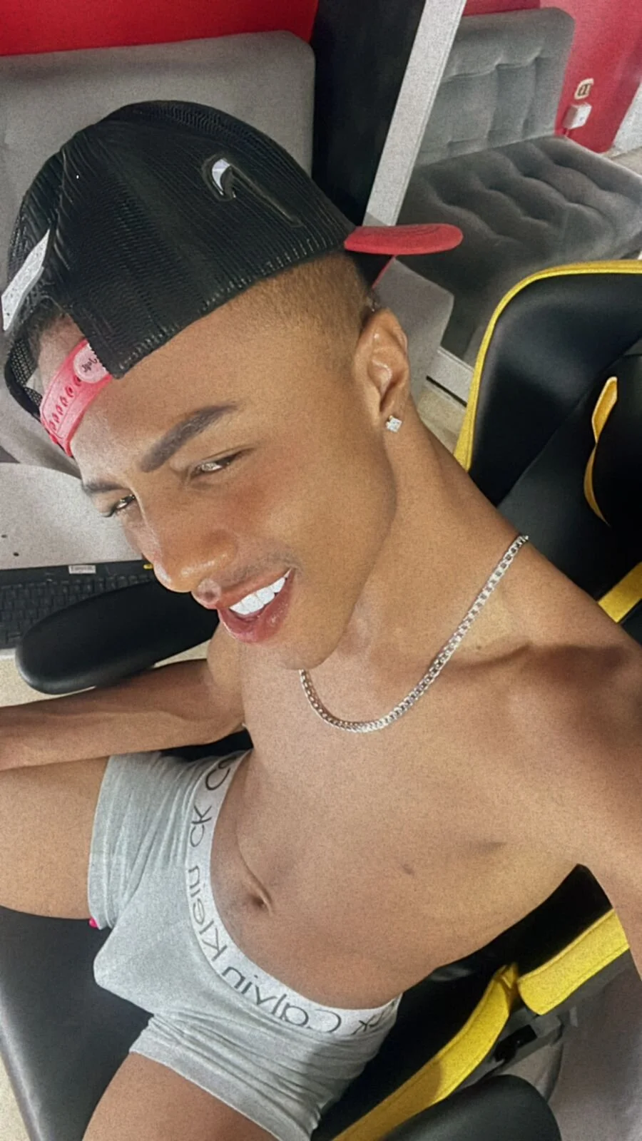 XXX Porn Photo of Nude YeremiBrowm 80
