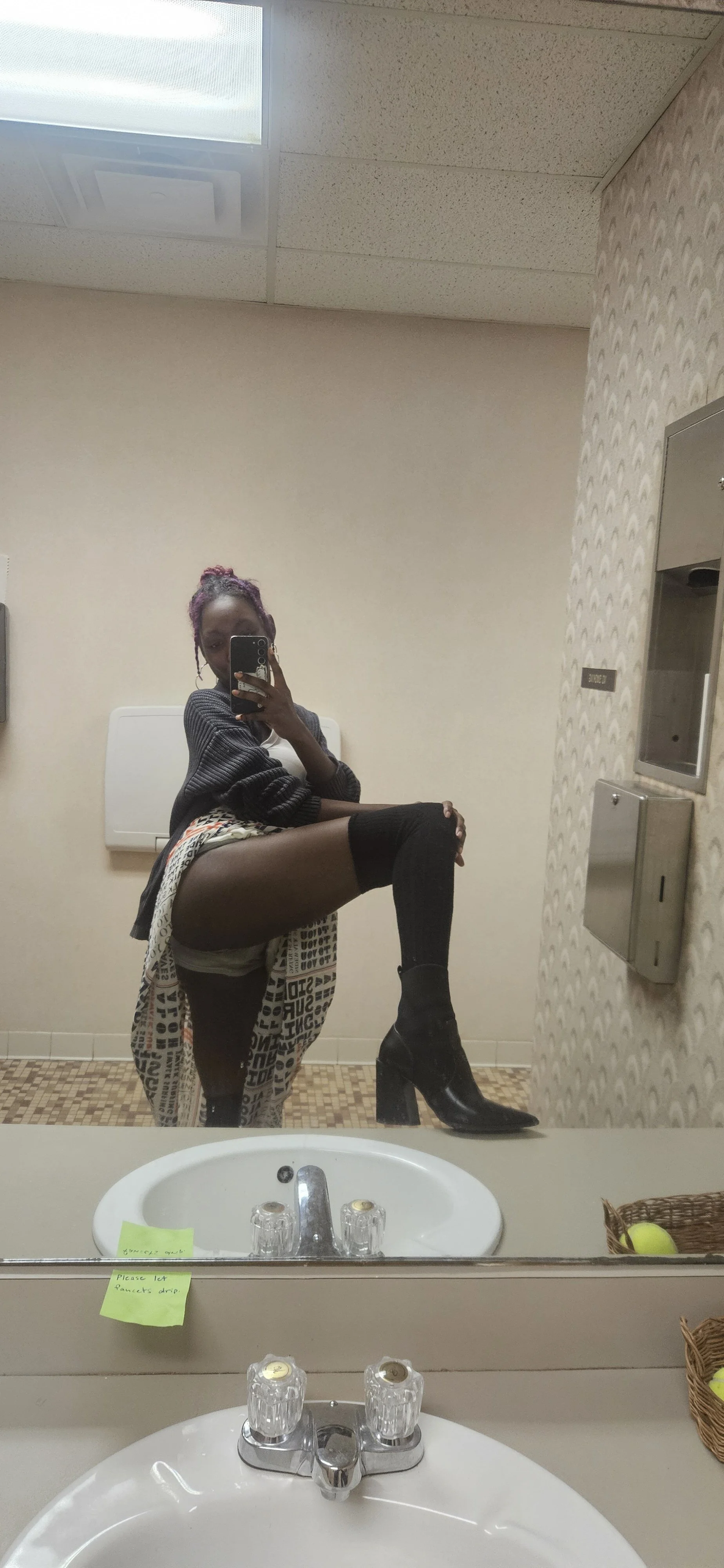 XXX Porn Photo of Nude oliviaprettypussy 8