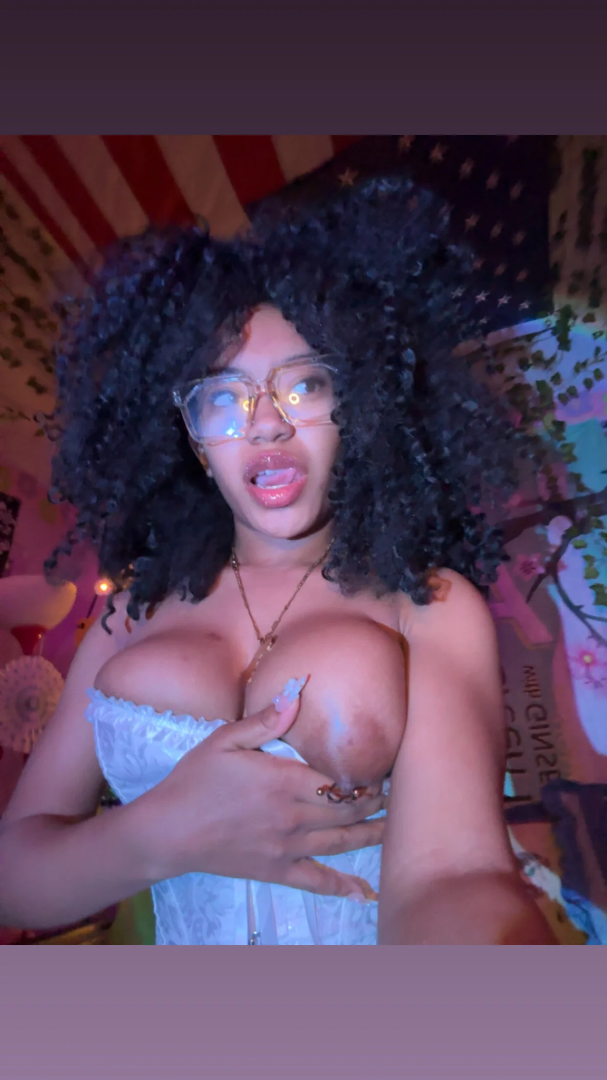 XXX Porn Photo of Nude lifeoftt_19xx 496