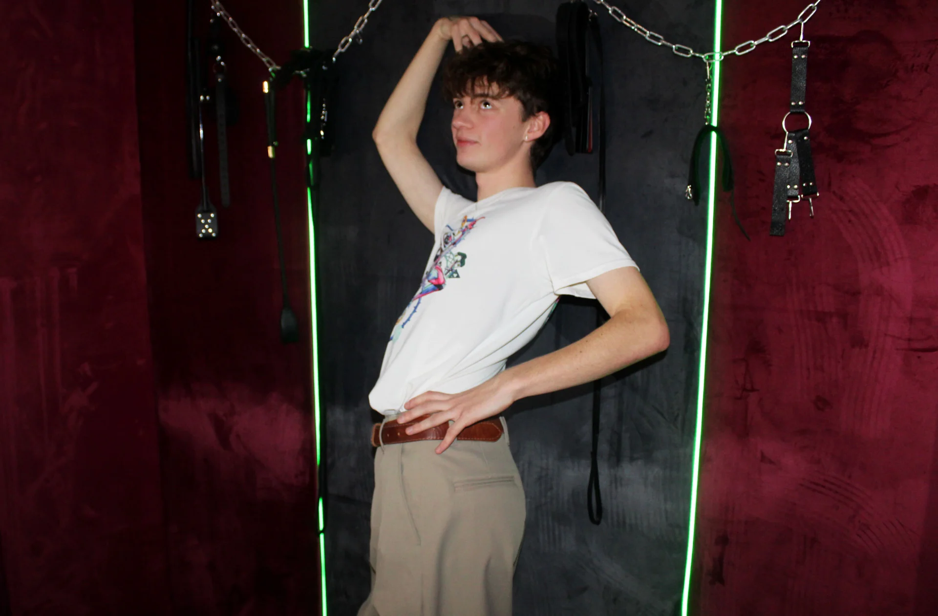 XXX Porn Photo of Nude LukeSweet 16