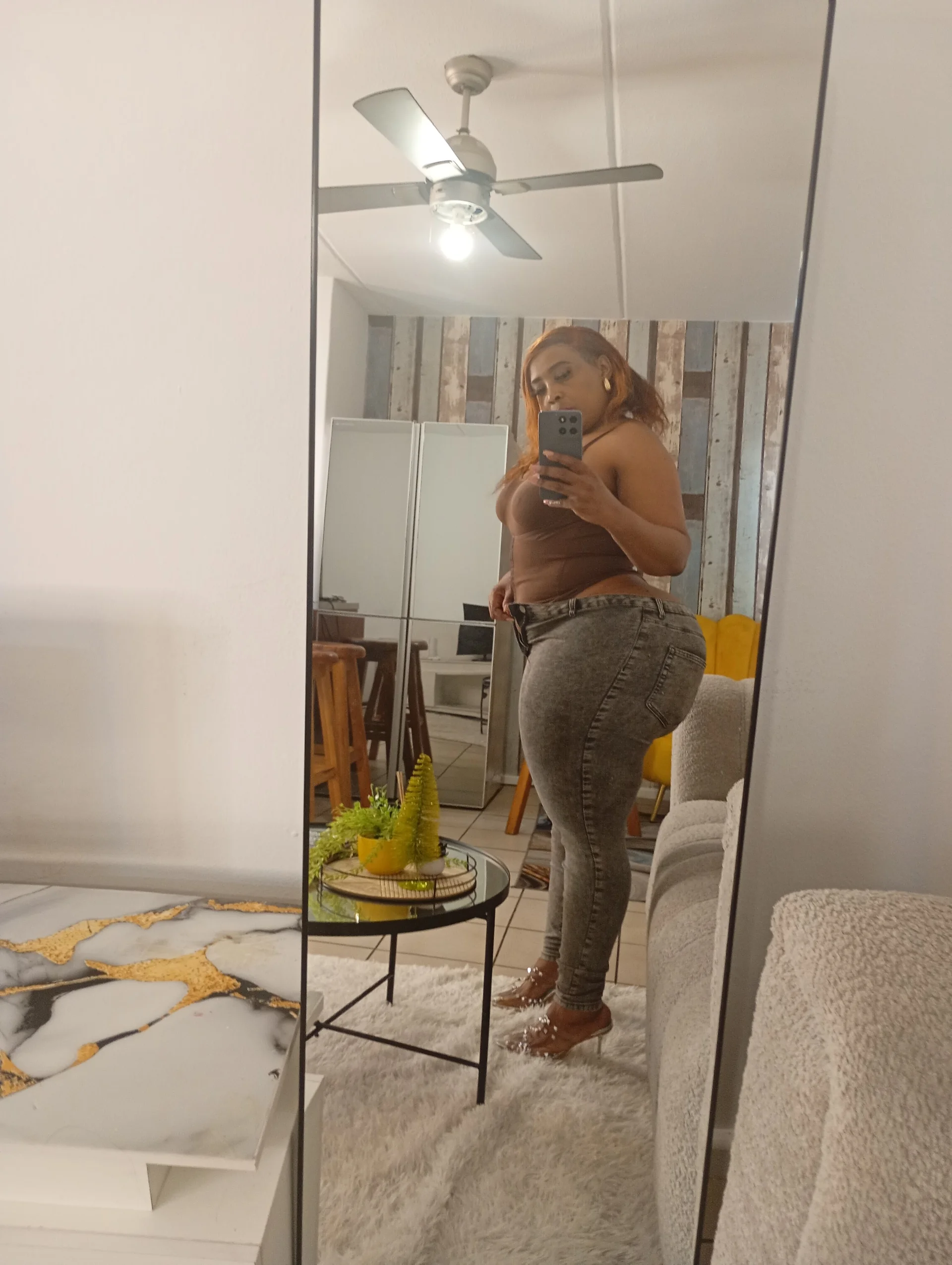 XXX Porn Photo of Nude GiantBootyMilf 8