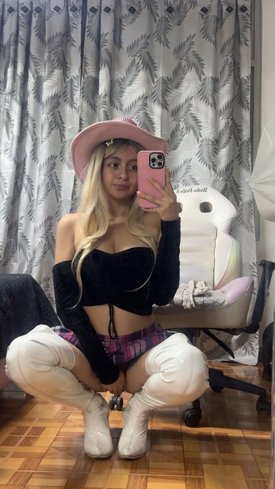 XXX Porn Photo of Nude Lala_fluffy 11