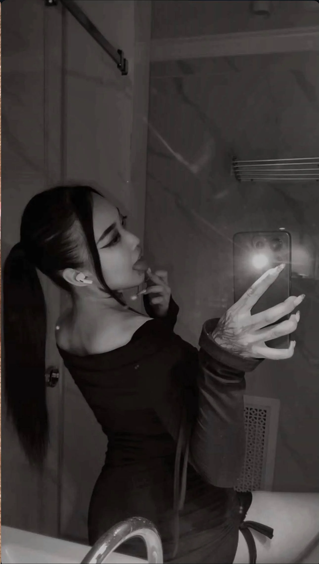 XXX Porn Photo of Nude LillGothBaby 5