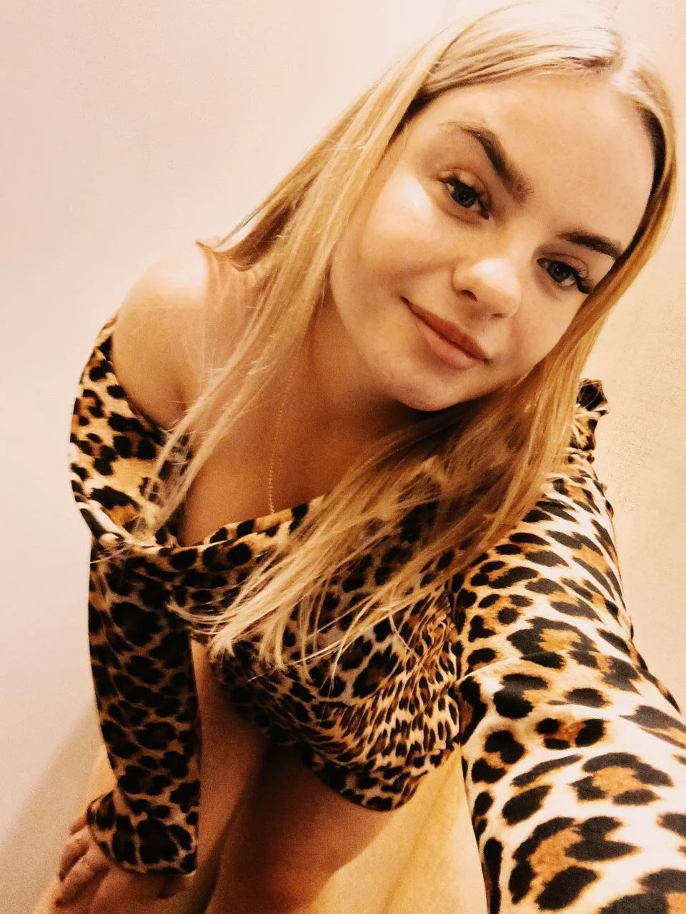 XXX Porn Photo of Nude Aura_Sin 4