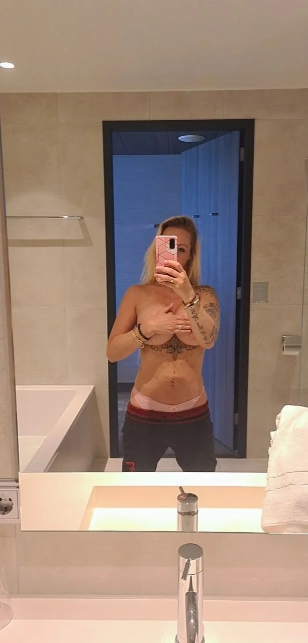 XXX Porn Photo of Nude dutch_prinses 15