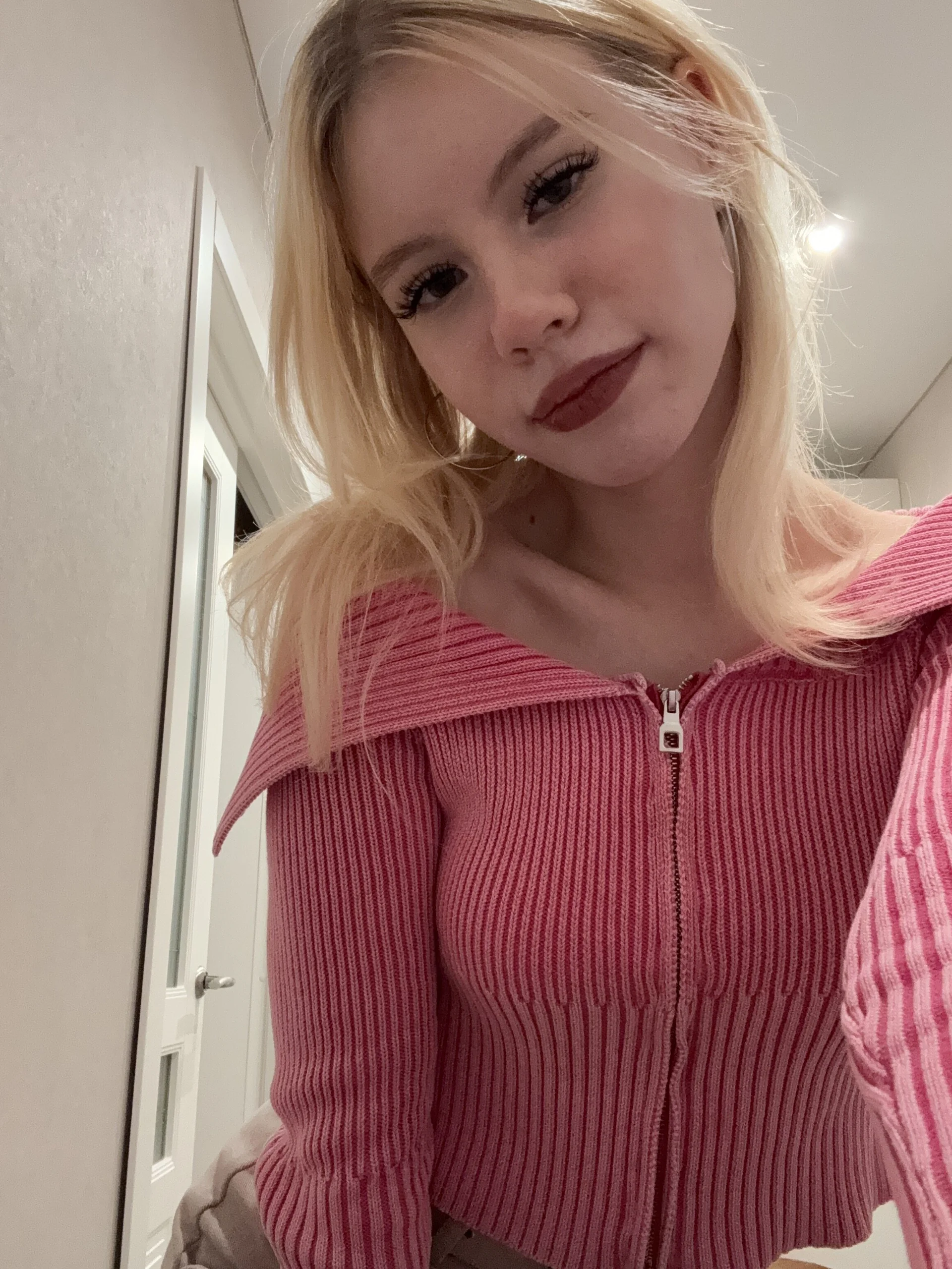 XXX Porn Photo of Nude ZaraDudley 1